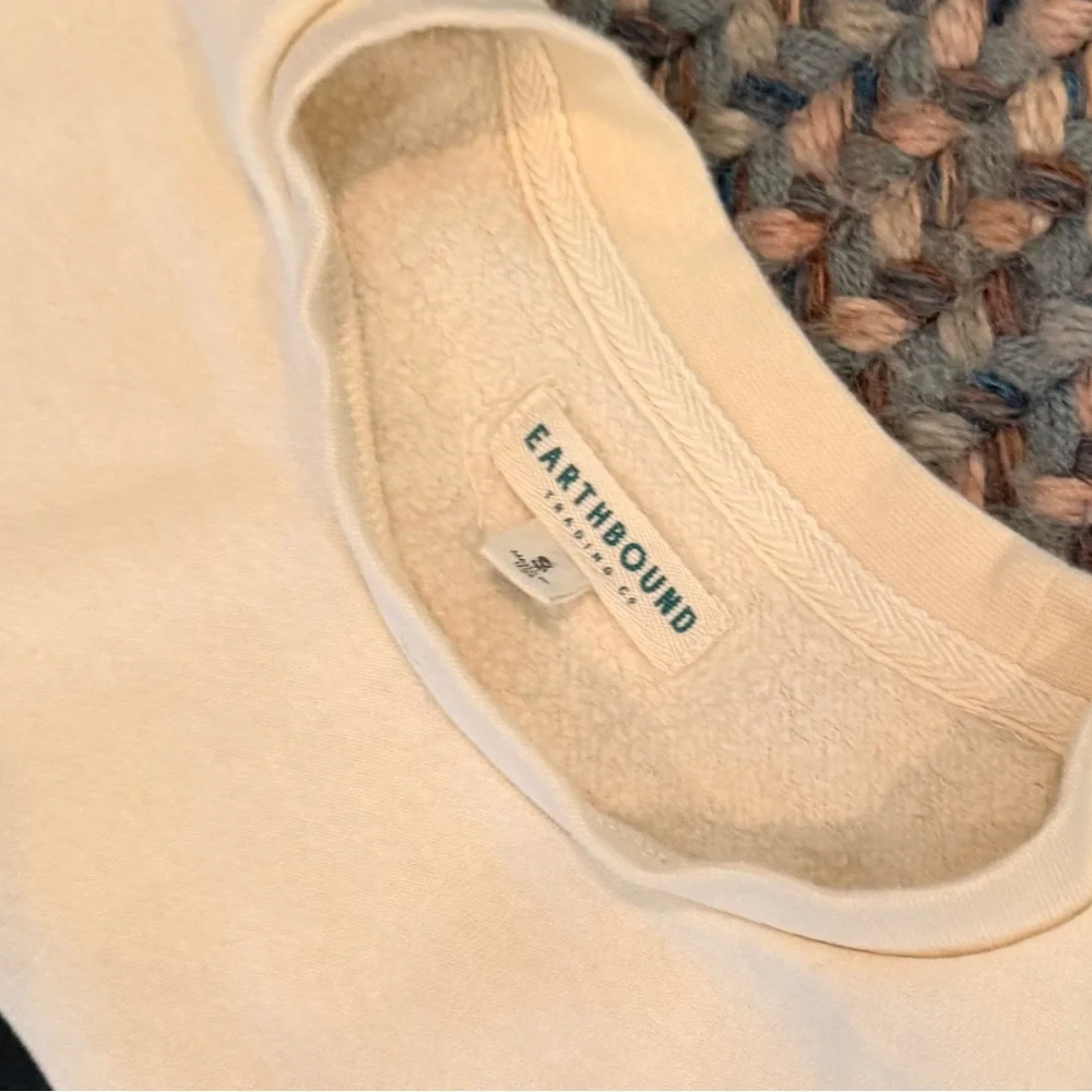 Earthbound Trading Company Sweatshirt - Picture 4 of 8